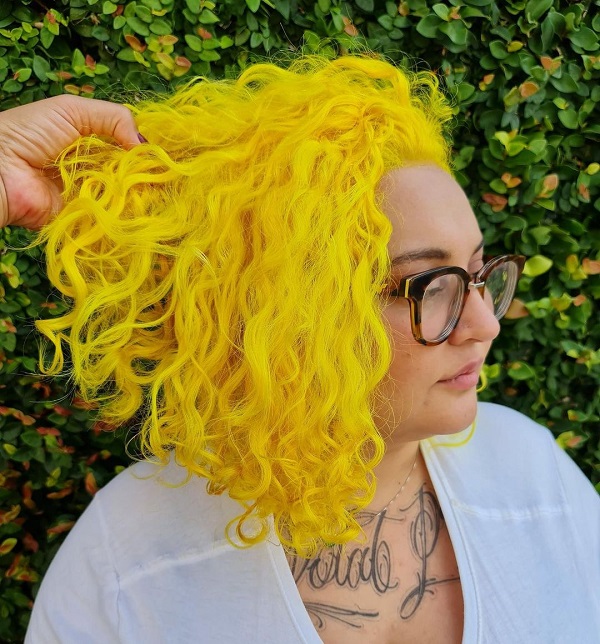 Curly Yellow-Dyed Hair 