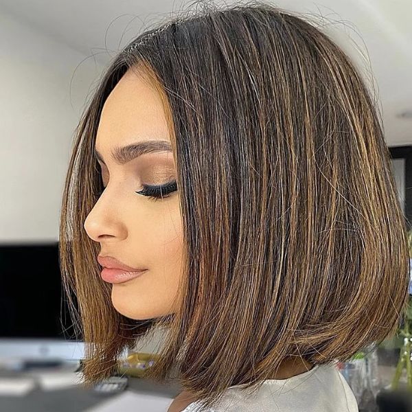 Cute Brown Middle Part Bob with Caramel Highlights